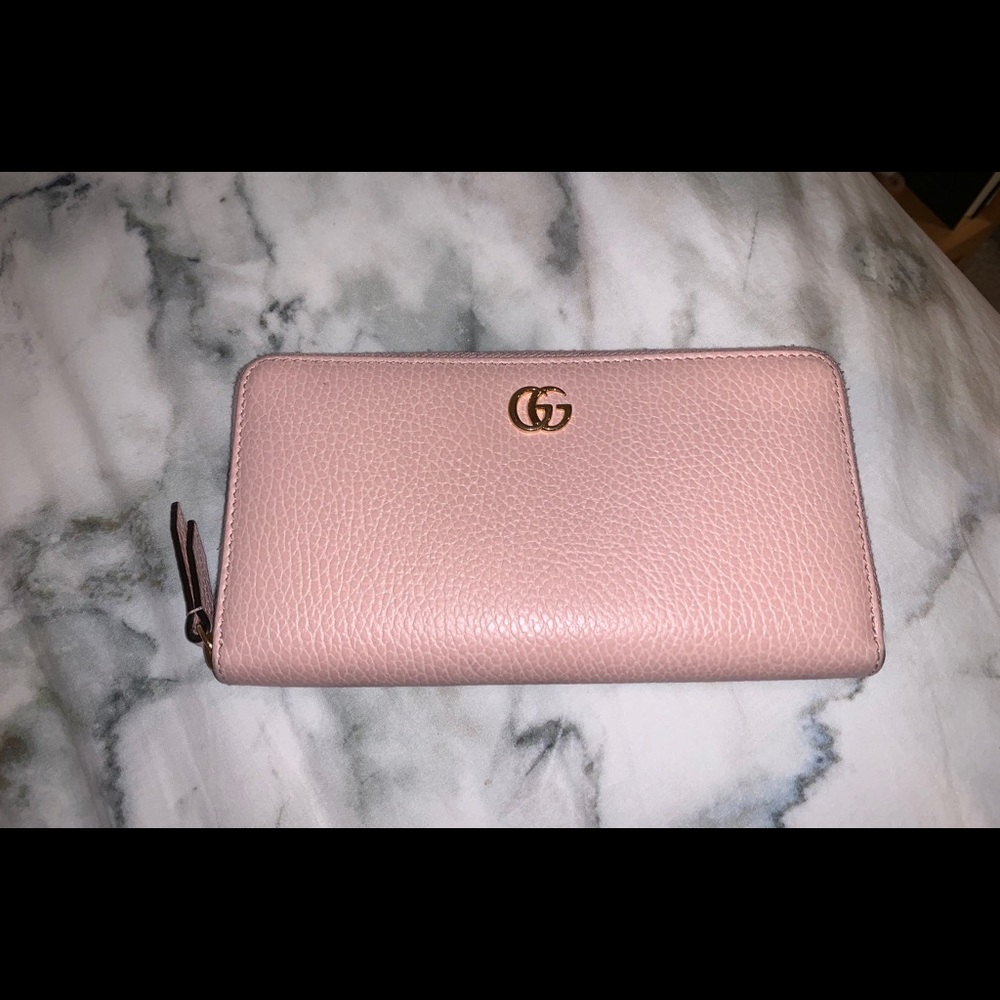 Authentic Gucci Leather Zip Around Wallet